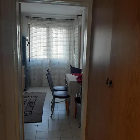 Retro House Apartment *