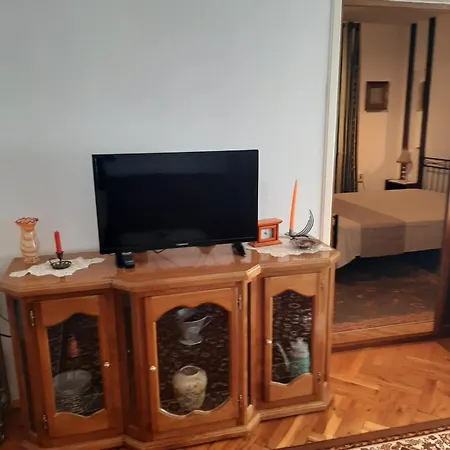 Retro House Apartment *